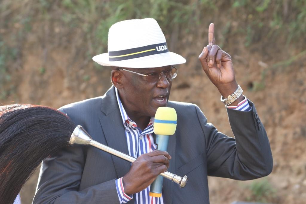 Johnstone Muthama accuses Ruto of betrayal, reaches out to Kalonzo Musyoka in a move that could reshape Kenya’s political alliances.