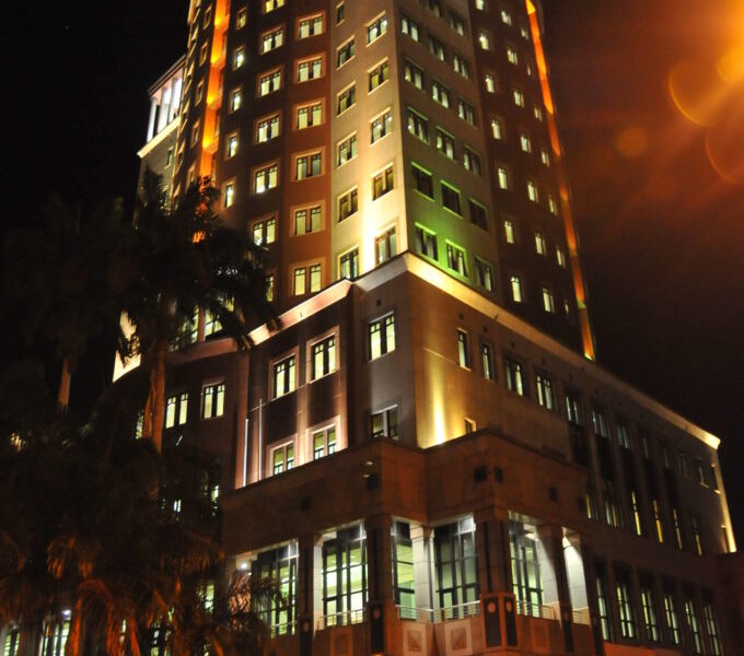 SBM’s bid to halt a Ksh2.5B Fidelity Bank lawsuit fails as Kenya’s High Court rules fraud claims deserve local judicial review.