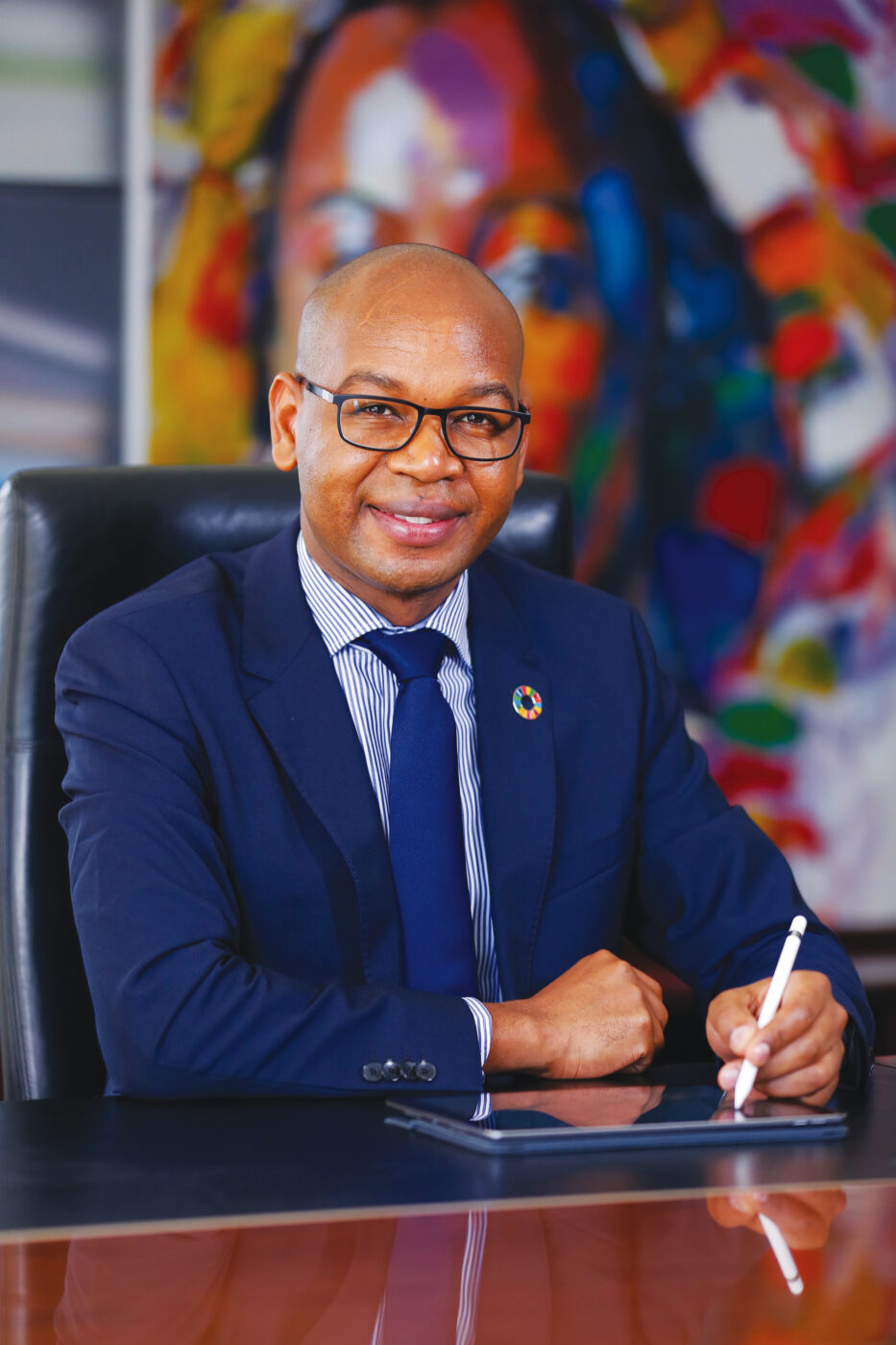Joshua Oigara steps into the regional CEO role after nearly three years at the helm of Stanbic Bank Kenya. He succeeds Patrick Mweheire, who concludes his five-year tenure on August 31, 2025. Mweheire will, however, remain Chief Executive of Stanbic Kenya Holdings.