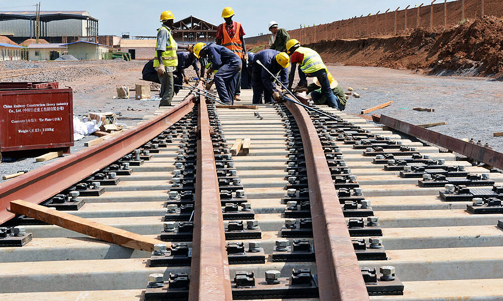 The new SGR is part of the Central Corridor, linking Burundi, Rwanda, Uganda, and eastern DRC to Tanzania’s coast. It promises faster trade and a boost to Burundi’s mining sector.