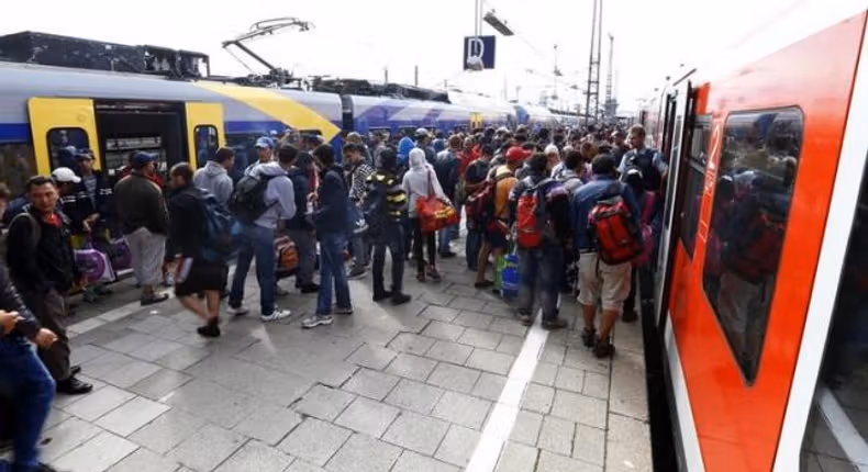 The Netherlands sealed a deal with Uganda on 26 September to deport rejected asylum seekers via Kampala. Dutch officials say the move restores “trust and control” over migration. Critics warn it shifts Europe’s refugee burden to poorer nations.