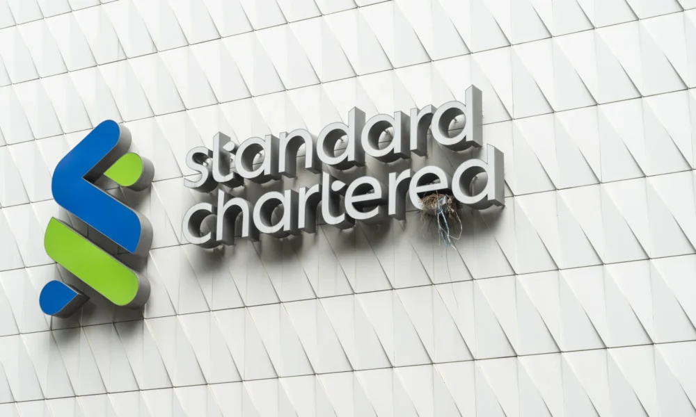 Standard Chartered reshuffles leadership as Dalu Ajene takes over Africa operations while Kenya prepares for a CEO transition. The move highlights growing pressure on the bank’s Kenyan unit amid declining profits and rising competition.