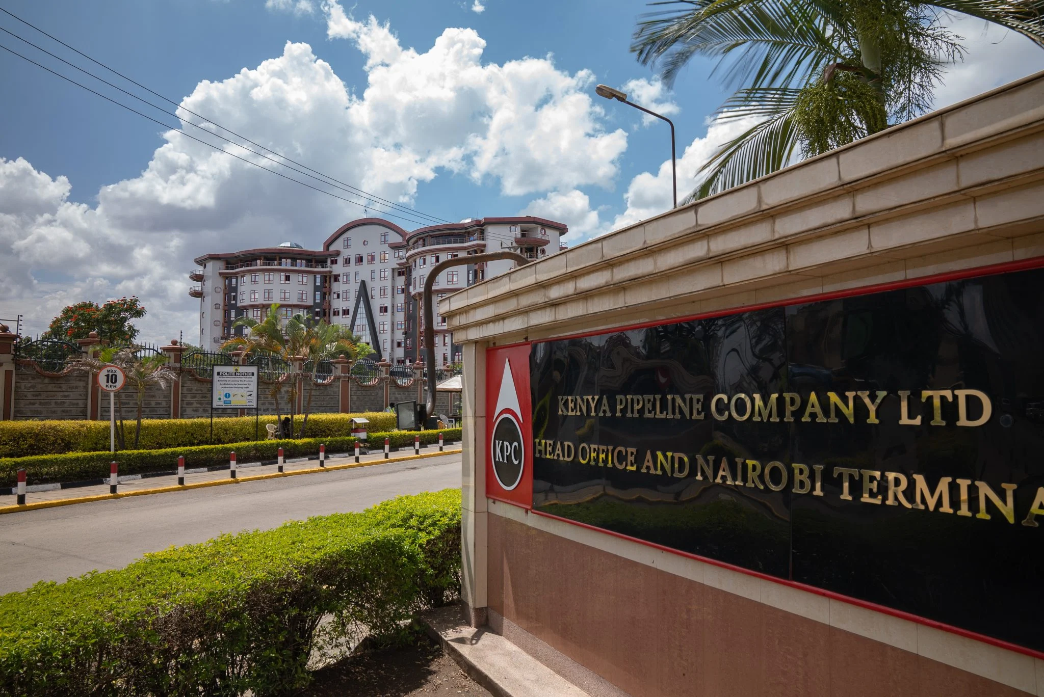 The Kenya Pipeline Company (KPC) IPO closed oversubscribed at 105.7%, raising KSh112.37 billion ($877 million). Investor appetite reflects strong confidence in Kenya’s infrastructure-linked assets.
